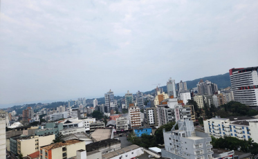 (Áudio) Manhã de céu encoberto e tarde quente na região