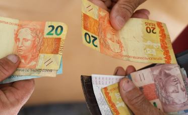 Acima da média nacional, setor de serviços em SC registra alta de 5,7%