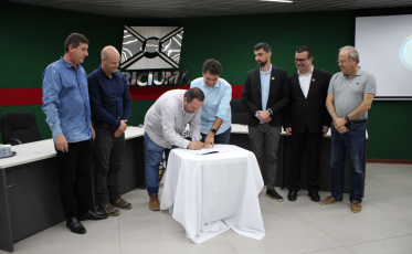 Ordem de serviço da terceira etapa do Binário da Avenida Santos Dumont é assinada 