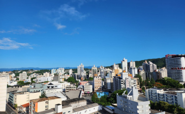 ((Áudio)) Sol e temperatura abaixo dos 30°C nesta terça-feira