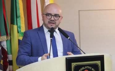 Projeto prevê adesivo obrigatório em veículos usados pelo Município de Criciúma