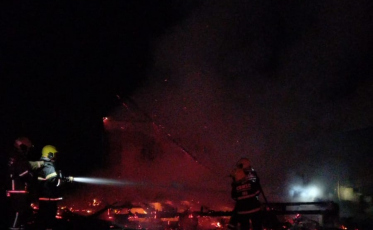 Incêndio atinge residência em cerâmica de Sangão