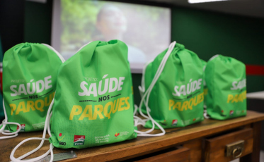 kits esportivos são entregues para participantes do projeto “Saúde nos Parques” em Criciúma