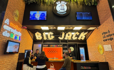 Eleita melhor do Brasil, cerveja de Orleans chega ao Nações Shopping