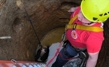[Vídeo] Cavalo é resgatado de poço de sete metros em Criciúma