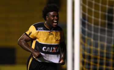 Criciúma sai perdendo por 2 a 0 e busca o empate nos acréscimos 