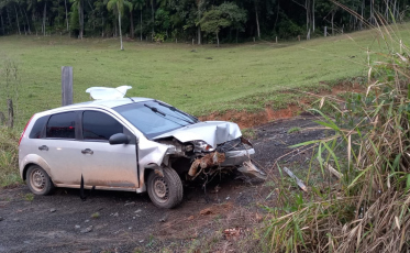 Acidente deixa feridos em Urussanga; condutor do veículo e bebê foram encaminhados ao hospital