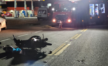 Acidente de trânsito deixa motociclista ferido em Laguna