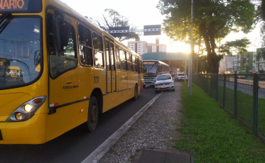 Mulher sofre acidente dentro do Terminal Central
