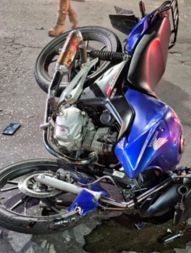 Fuga em alta velocidade termina em colisão e jovem ferido em Araranguá