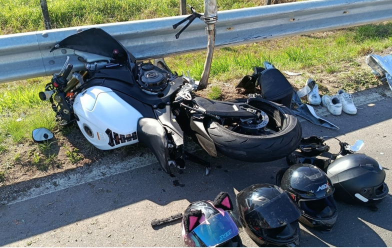 Motociclista morre e três pessoas ficam feridas em acidente na BR-101