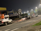 Carro colide em poste na Avenida Centenário