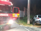 Motorista bate em poste de energia em Garopaba