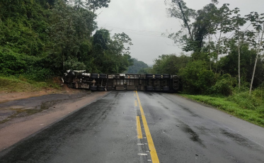 Homem morre após colisão frontal na BR-470