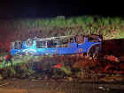 Ônibus que trazia trabalhadores para SC capota e deixa seis mortos em São Paulo