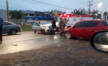 Fim de tarde com acidente na Luiz Rosso