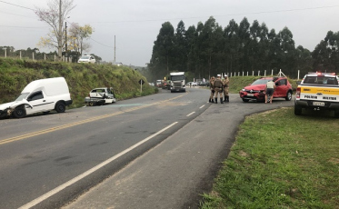 Acidente envolve três veículos em Criciúma