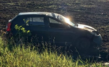 Homem fica ferido após capotar veículo em Içara
