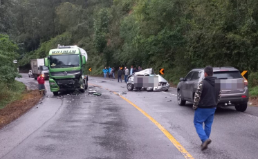 Motorista morre após colisão frontal na BR-282