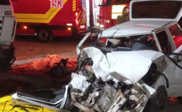 Tubarão: batida entre carro e caminhão deixa vítima hospitalizada 