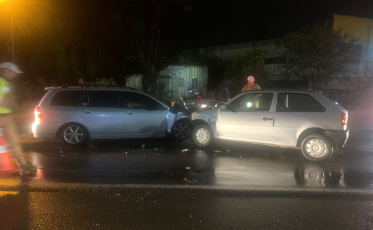 Criciúma: idoso é levado ao hospital em estado grave após colisão frontal entre carros