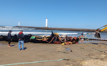 Naufrágio em Passo de Torres: Marinha auxiliará nas buscas por desaparecido