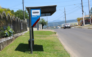 Criciúma já conta com quase 400 novos abrigos de ônibus