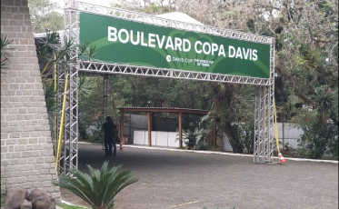 Monteiro e Menezes são atrações da Davis a partir do meio-dia