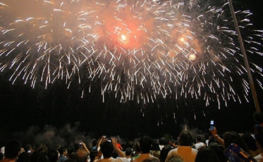 Cuidado ao utilizar fogos de artifício perto da rede elétrica