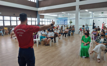 Agentes de serviços gerais passam por treinamento em Içara