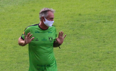 Lisca pede demissão no América Mineiro