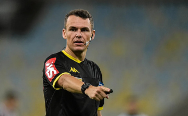 Árbitro FIFA, Paulo Cezar Zanovelli da Silva apita partida entre Chapecoense e Criciúma