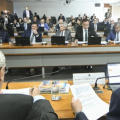 Senado avança com proposta que permite a servidores públicos federais terem MEI