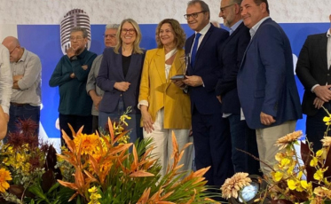Adelor Lessa recebe homenagem pelos 50 anos de trabalho em rádio