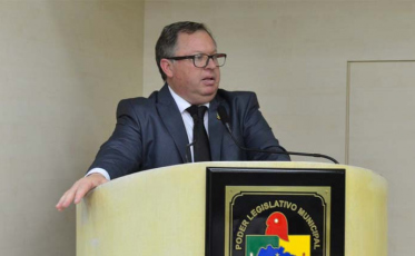 Tem que escolher: Ou é Legislativo ou é Executivo