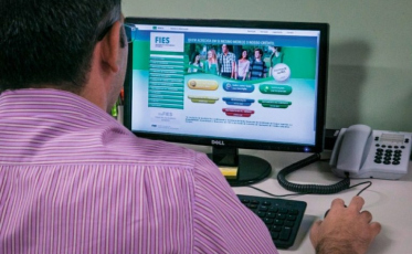 Estudantes têm até esta sexta-feira para renovar contratos do Fies