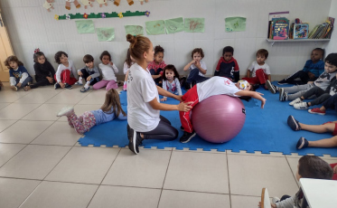 Projeto de Educação Física tem levado jogos e brincadeiras para as crianças dos CEIs da Afasc