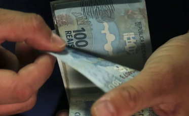Trabalhadores nascidos em maio e junho já podem sacar o abono salarial