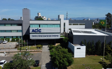 Acic comemora 82 anos reforçando defesa de obras e investimentos para o Sul