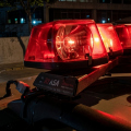 Homem é esfaqueado durante assalto enquanto esperava ônibus próximo ao Hemosc em Criciúma