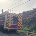 Incêndio em vegetação causa fumaça densa no centro de Criciúma