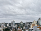 Frente fria derruba temperaturas em Criciúma nesta sexta; veja a previsão para o jogo