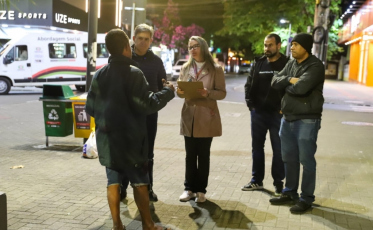 Noite mais fria do ano em SC mobiliza ação e acolhe moradores de rua em Criciúma