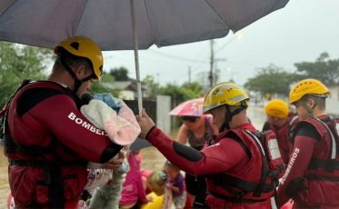 Chuva deixa famílias ilhadas e mobiliza bombeiros em Criciúma