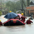 Chuva em SC: temporal alaga ruas, suspende aulas e afeta serviços; acompanhe em tempo real