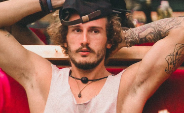 Enquetes apontam permanência de Alan no BBB