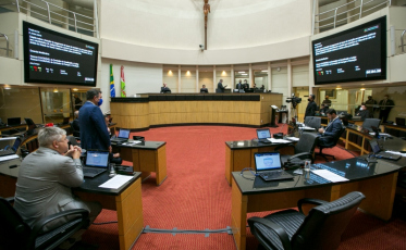 Alesc debate vacina contra Covid e sustação de multas