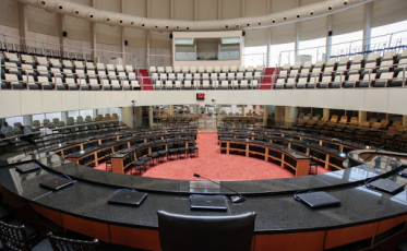 Sessão do impeachment na Alesc é suspensa pela Justiça