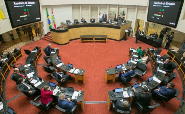 Com reajuste médio de 10,5%, mínimo regional é aprovado pela Alesc