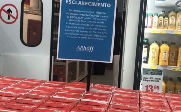 Preço do leite de caixinha sobe 30% e produto deixa a cesta básica